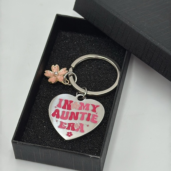 Brand new In My Auntie Era Keychain Heart Charm with Flower Detail - Picture 4 of 5